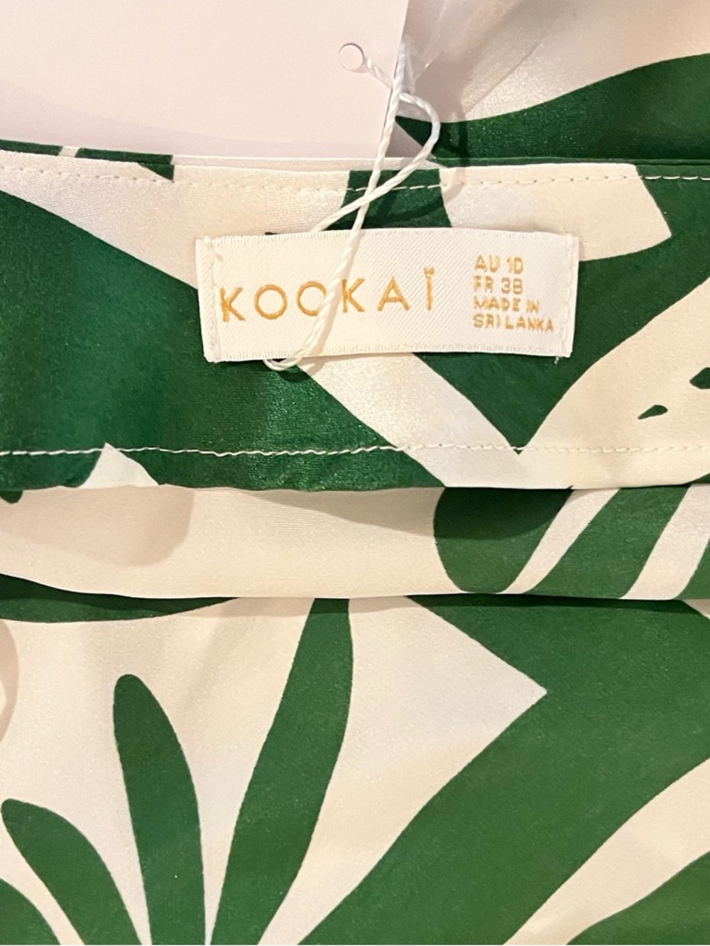 🆕- Kookaï Taormina 100% Silk Halter Top Green & White Tropical Leaf. Size: 6 - Picture 9 of 10